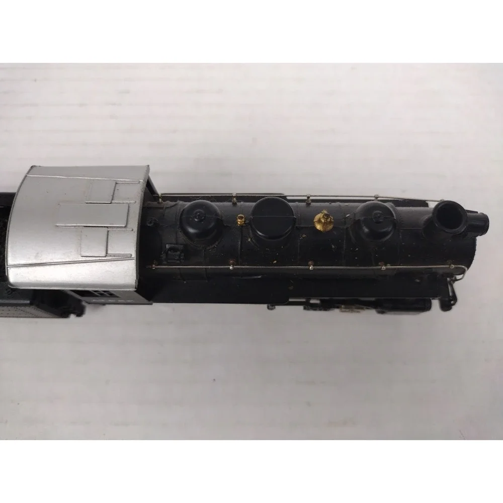 HO Bachmann AT&SF 0-6-0 Steam Locomotive Lighted and #2126 Tender